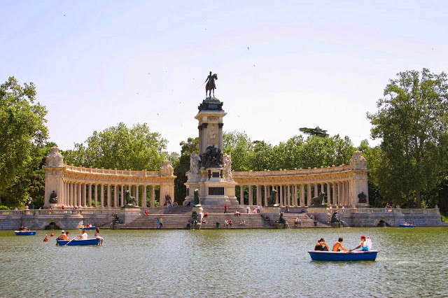 What to do in Madrid - El Retiro Park