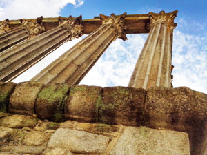 Best towns to visit in Portugal's Alentejo - Evora's Roman Temple