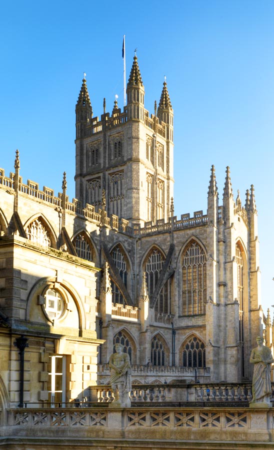 5 Reasons to visit Bath England - Gothic Medieval Cathedral - Bath Abbey