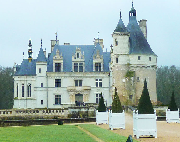 Chateau Secrets in the Loire - Chenonceau Love Stories